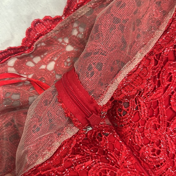 Red dress-macys /Floral Headband. - Picture 8 of 12